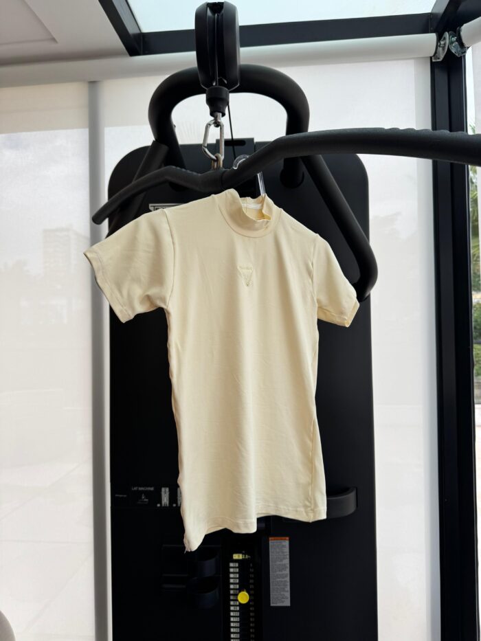 Blusa Cindy manguinha e golinha - Imagem 1